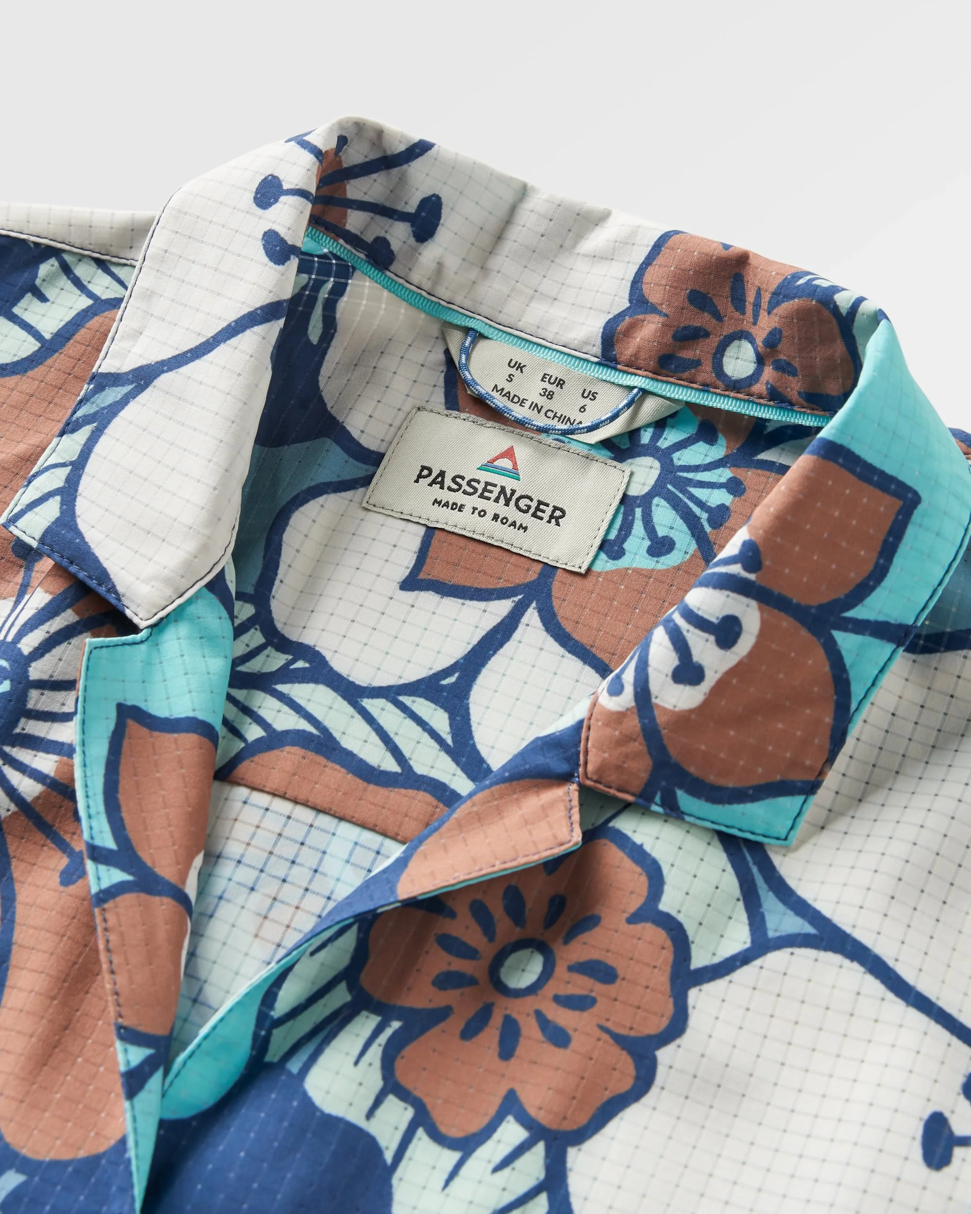 365 Active Boxy Shirt - Vintage Floral Aqua - Image 5