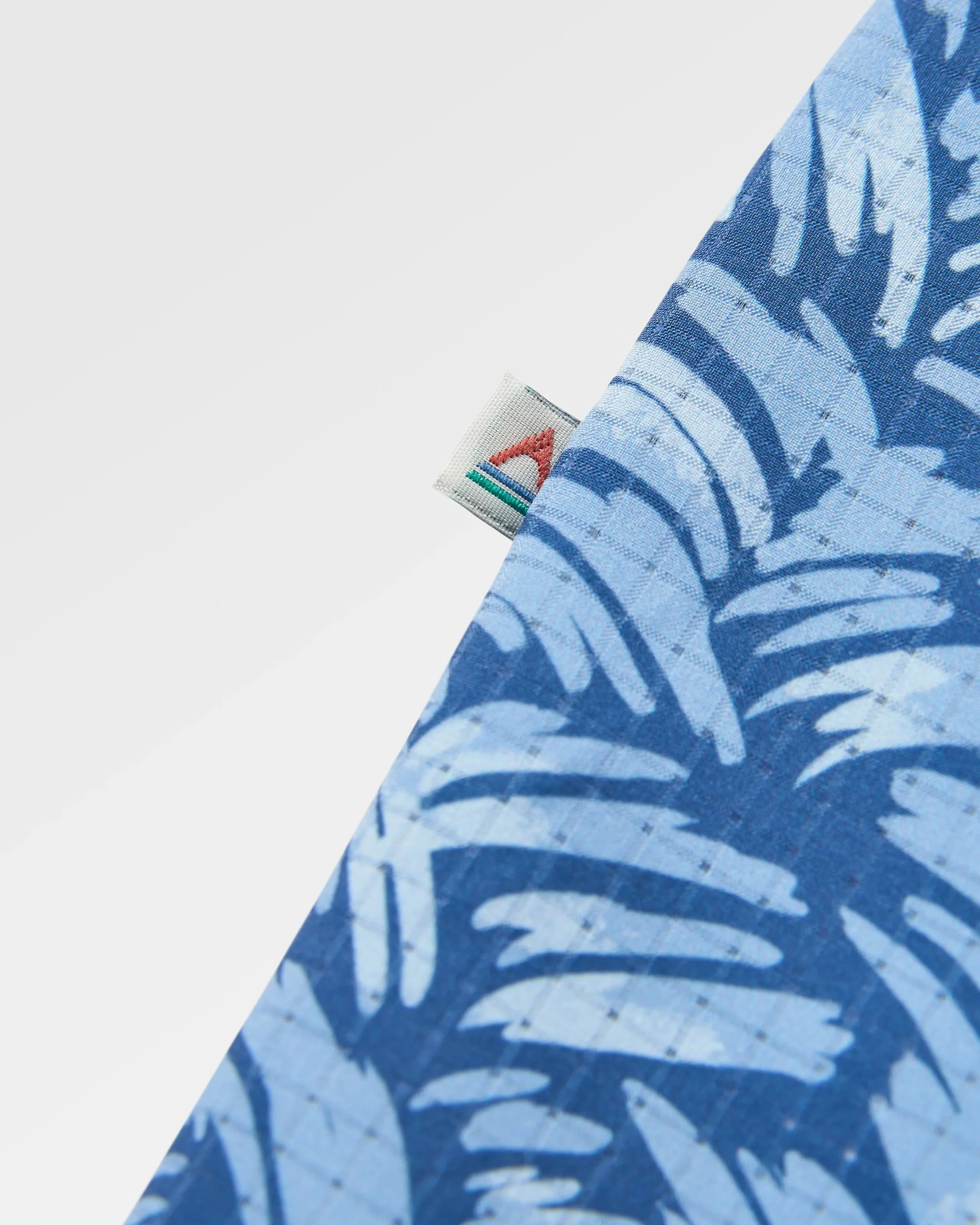 365 Active Shirt - Waves Dark Denim - Image 9