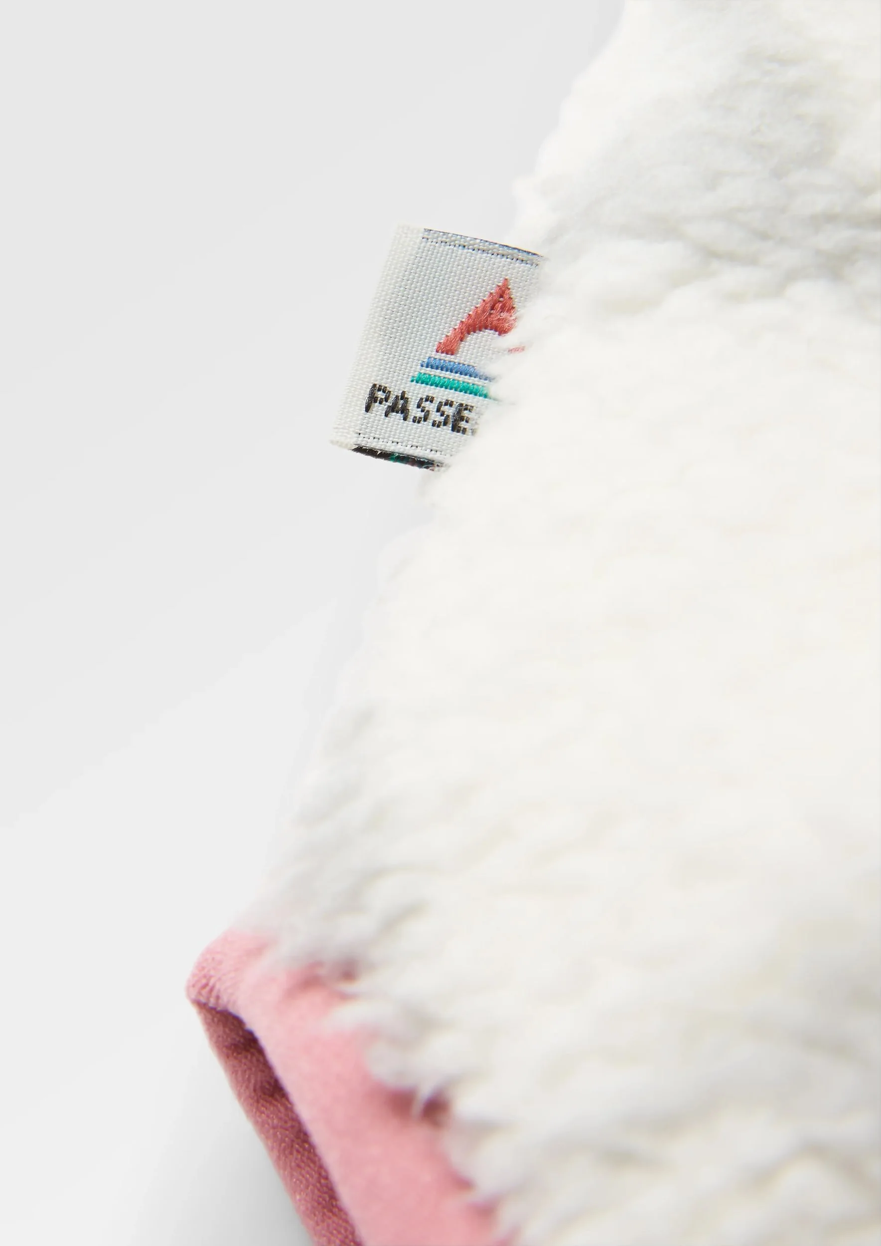 Beaumont Sherpa Hooded Fleece - Mountain Geo Vintage White - Image 6