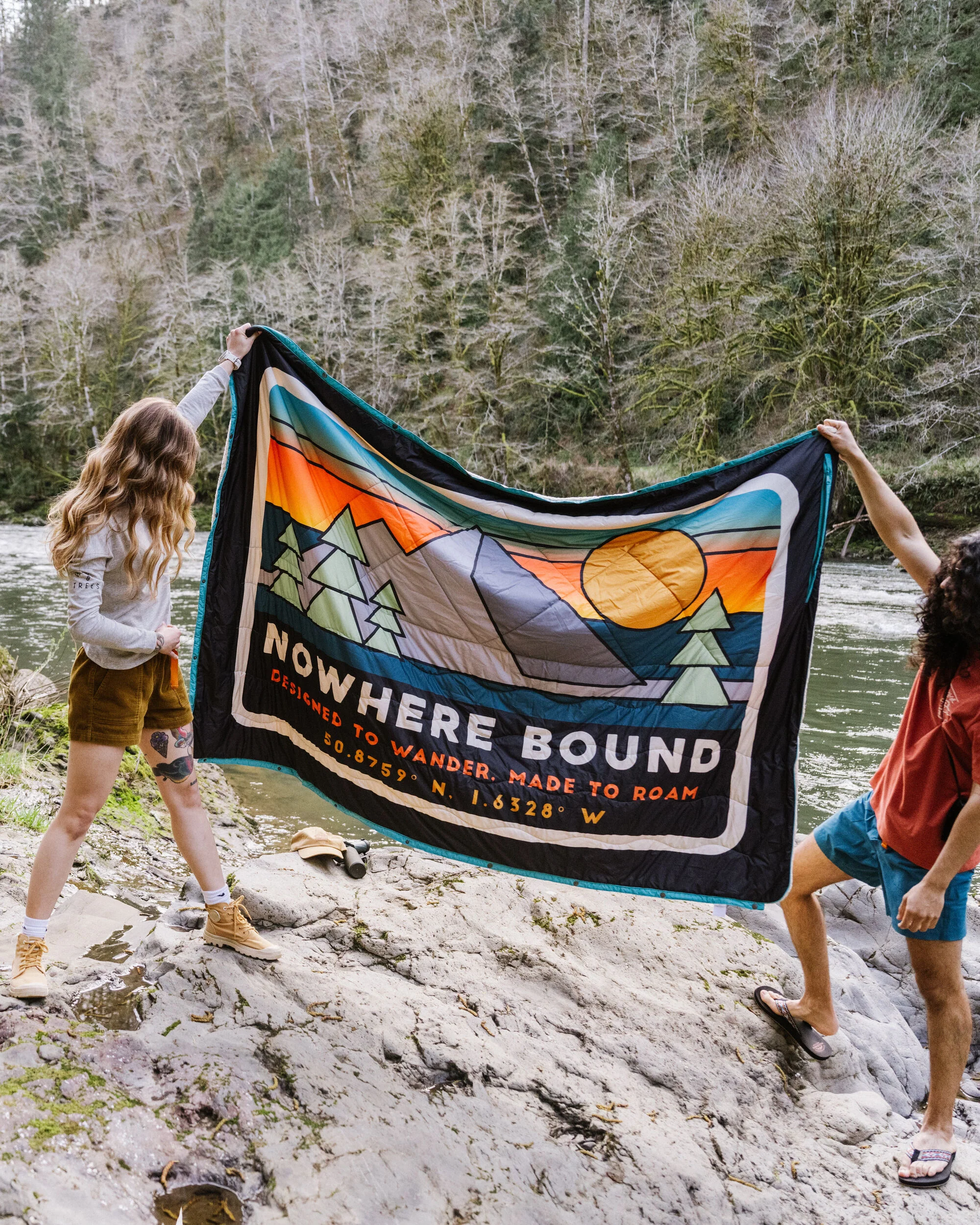 Cabin Sherpa Blanket - Black 'Nowhere Bound' Print