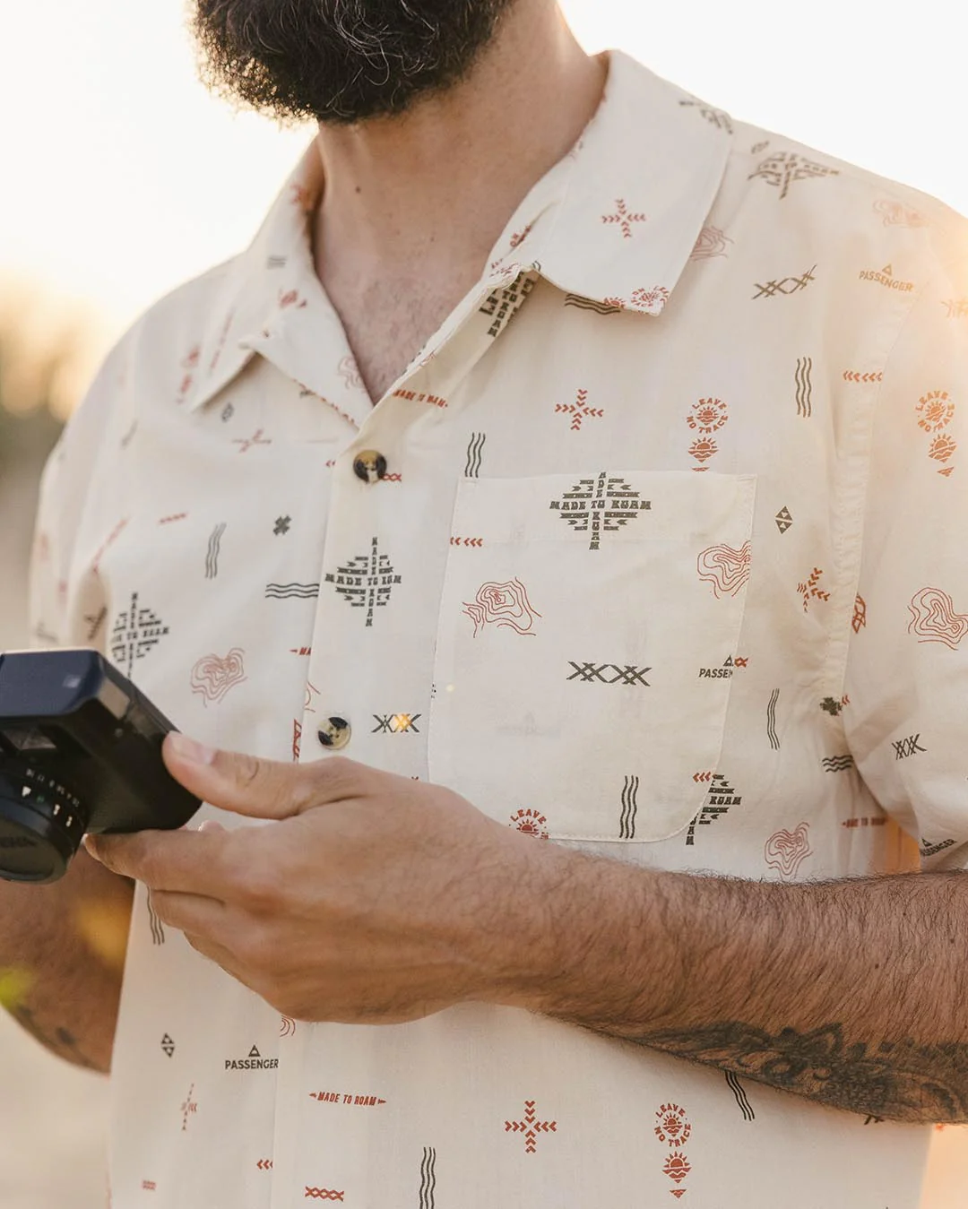 Cove Organic Cotton Short Sleeve Shirt - Birch Made To Roam - Image 3