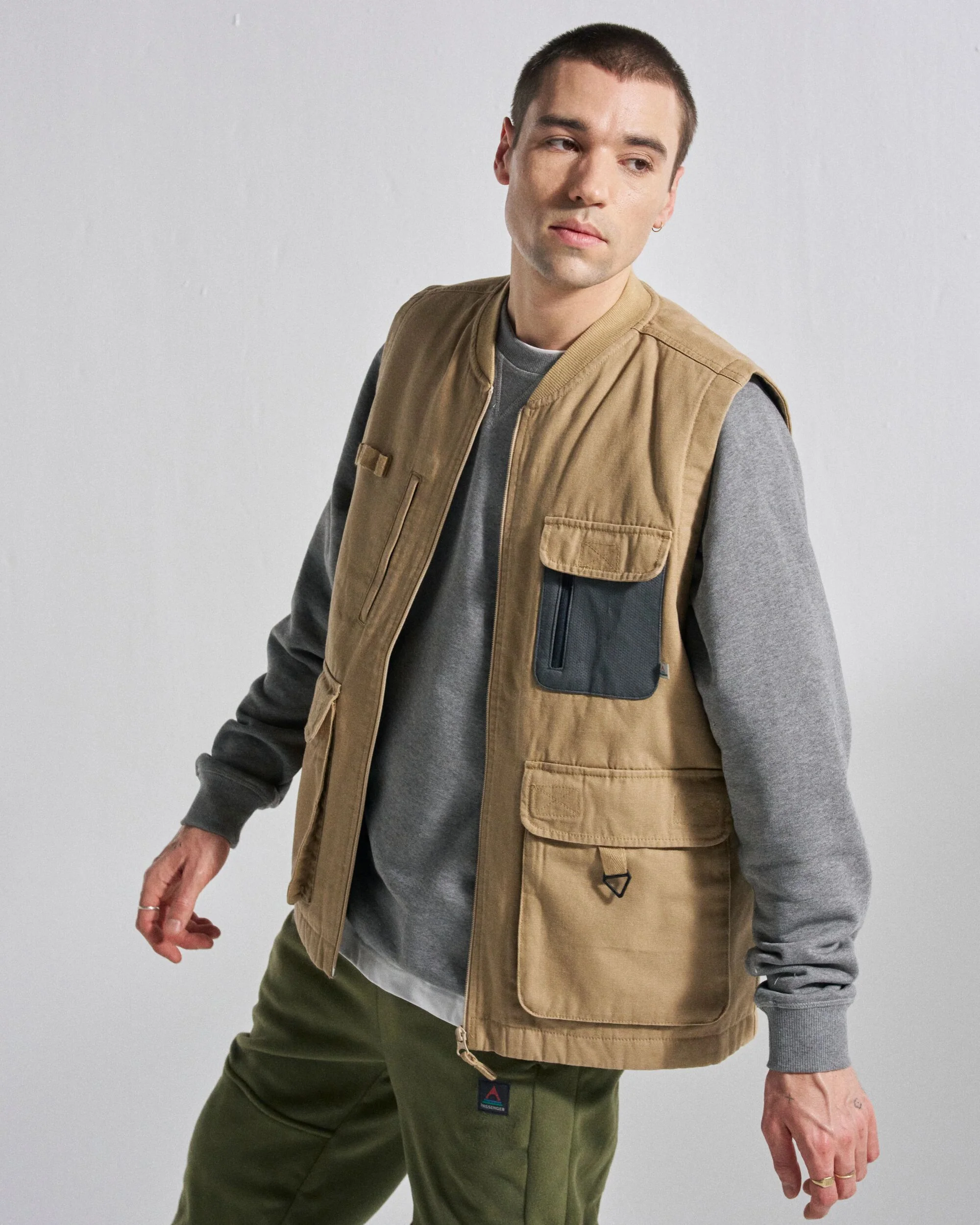 Explorers Organic Cotton Canvas Gilet - Stone - Image 5