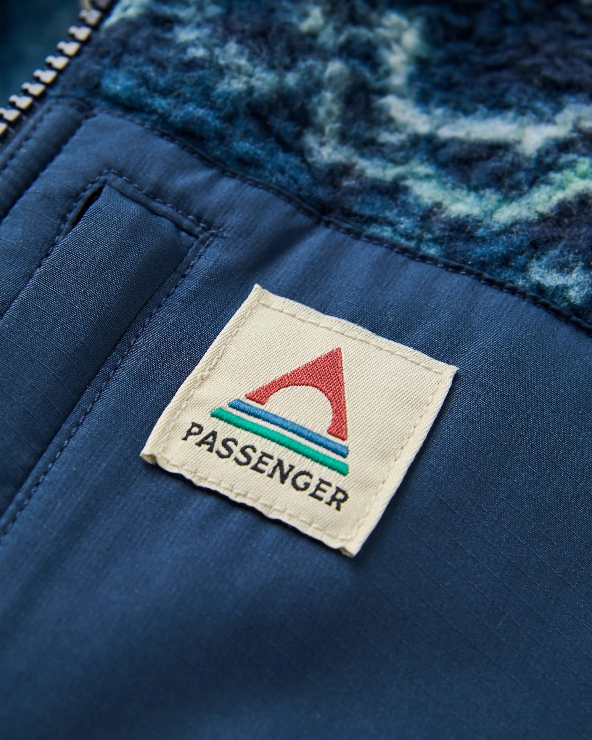 Fairbanks Sherpa Gilet - Frost Rich Navy - Image 7