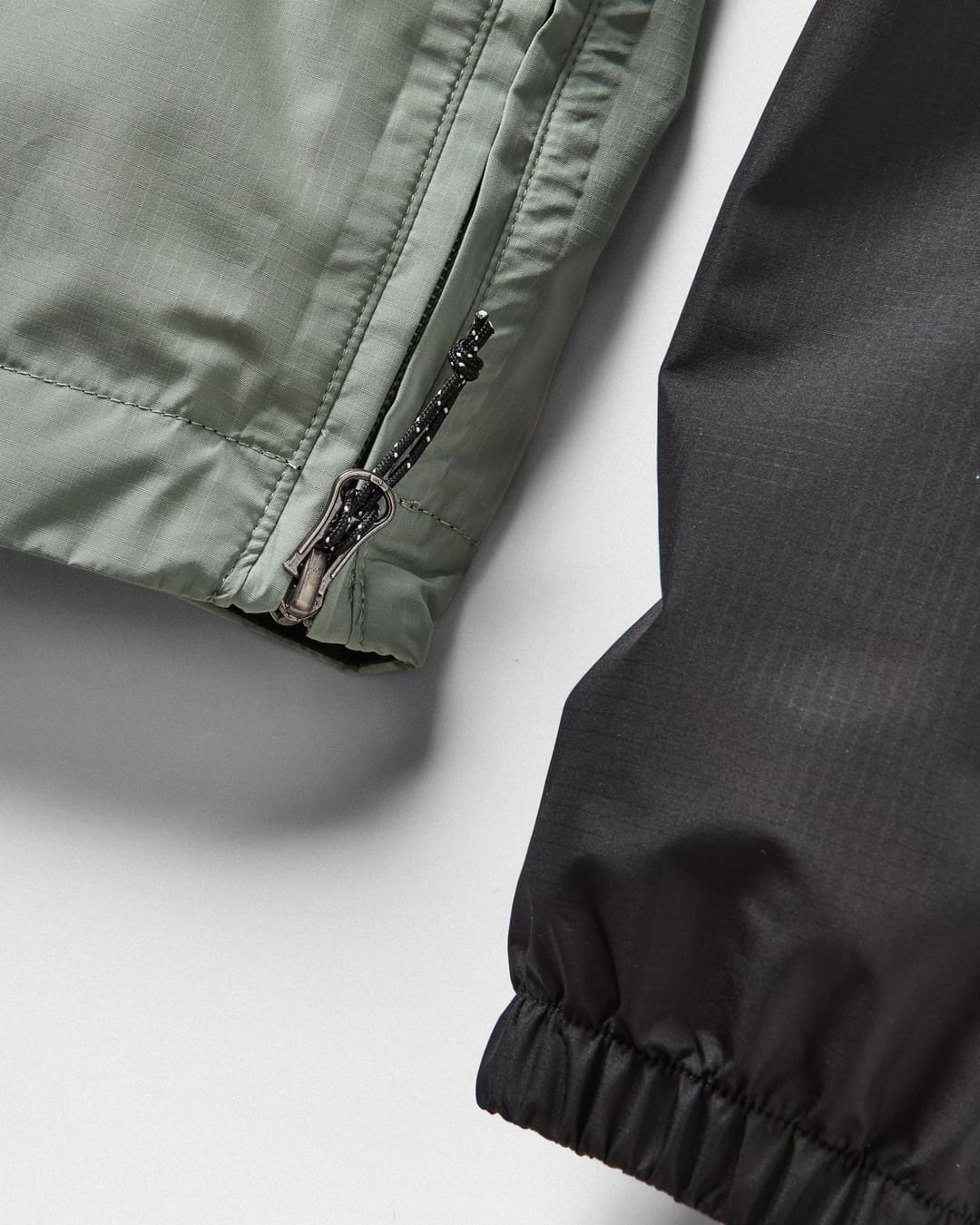 Flow 1/2 Zip Water Resistant Jacket - True Black/Pistachio - Image 12