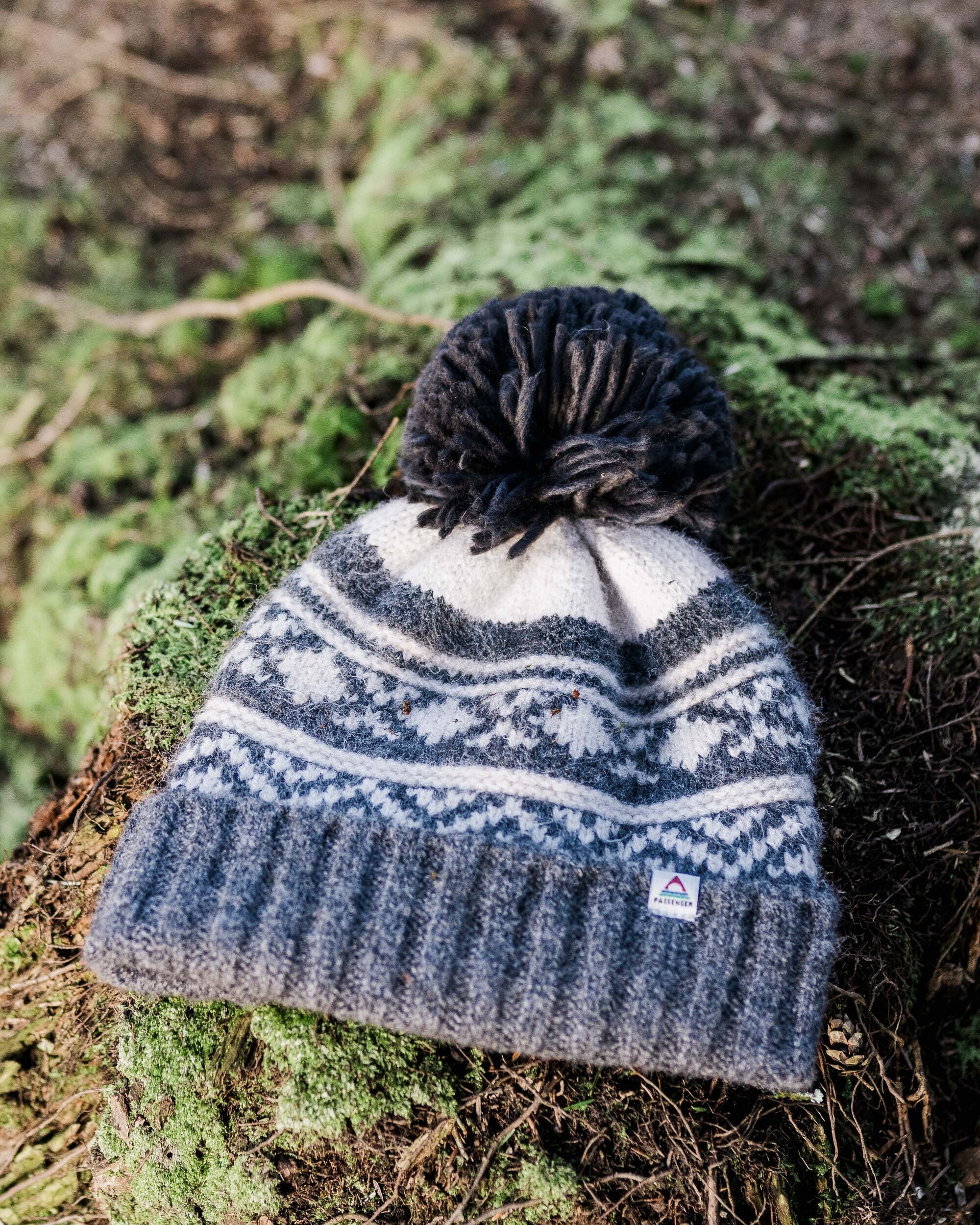 Lodge Bobble Hat - Black