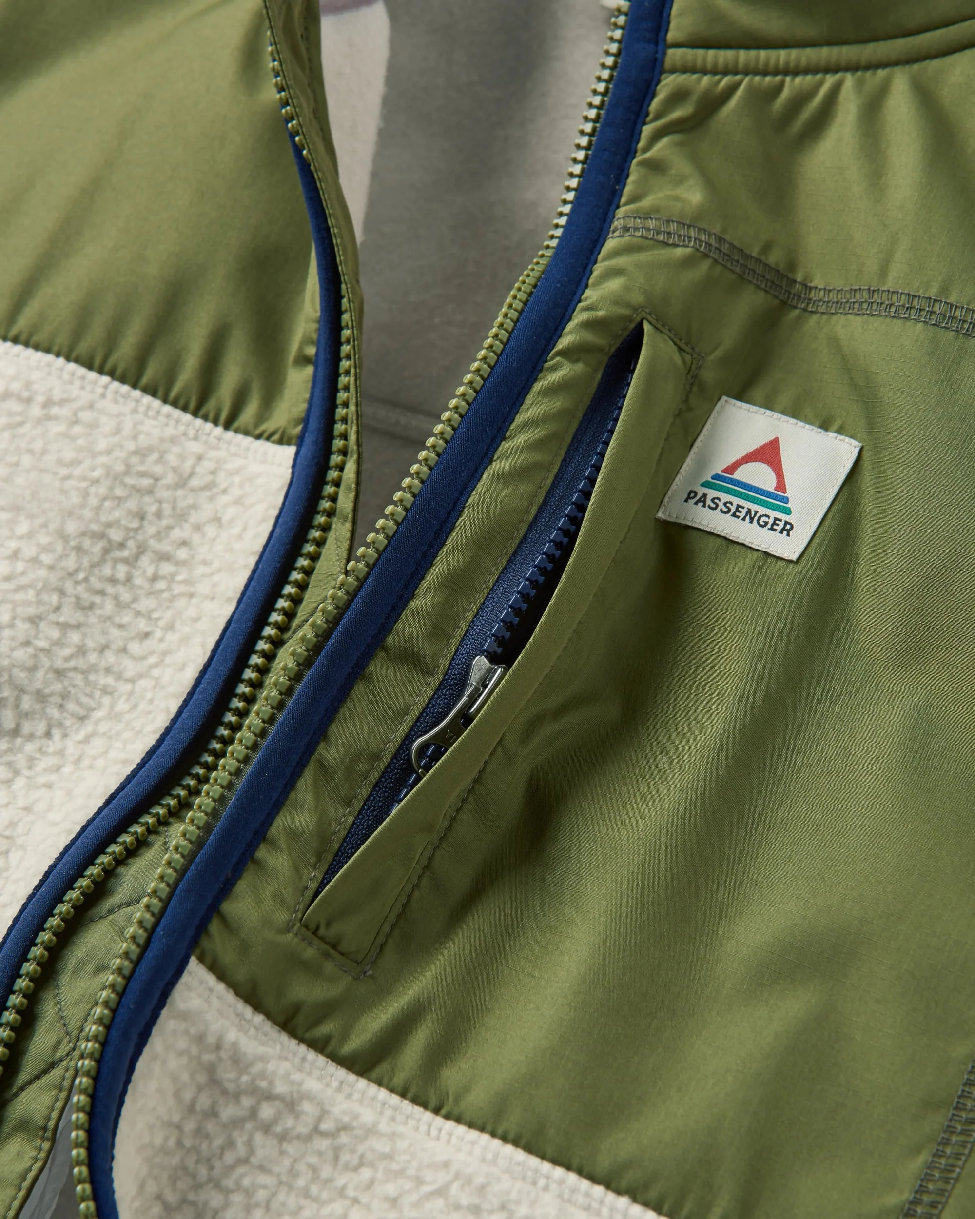 Offgrid Sherpa Fleece Vest - Oatmeal/Khaki - Image 8