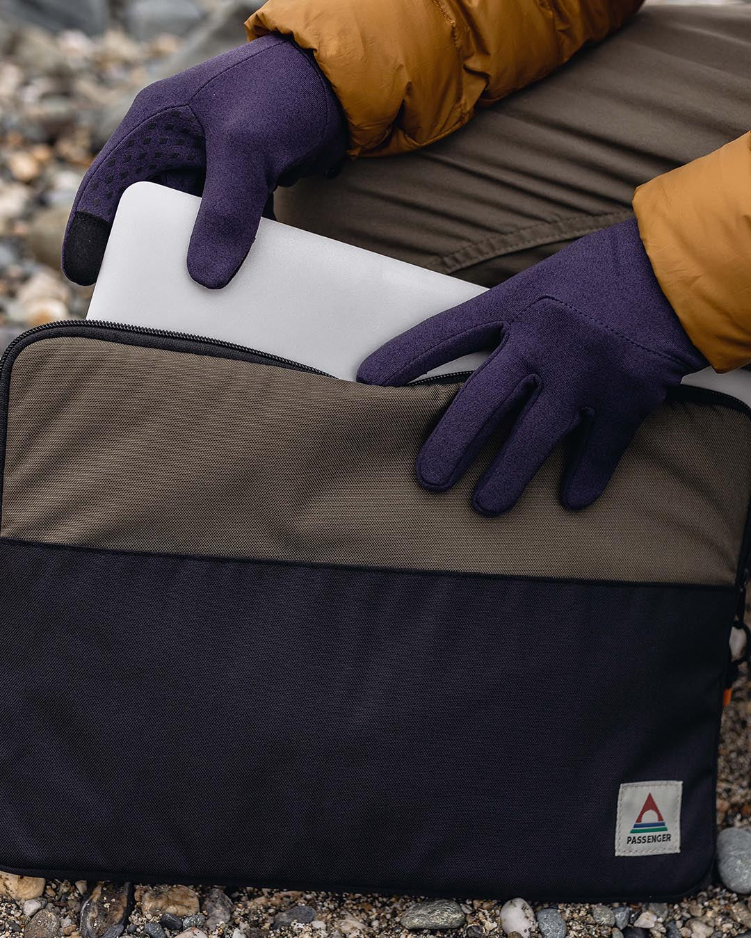 On-The-Go Laptop Sleeve - Black/ Khaki - Image 4