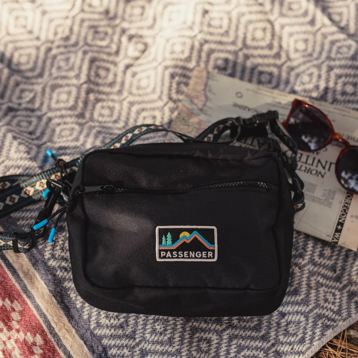 Mainland Hip Pack - Black