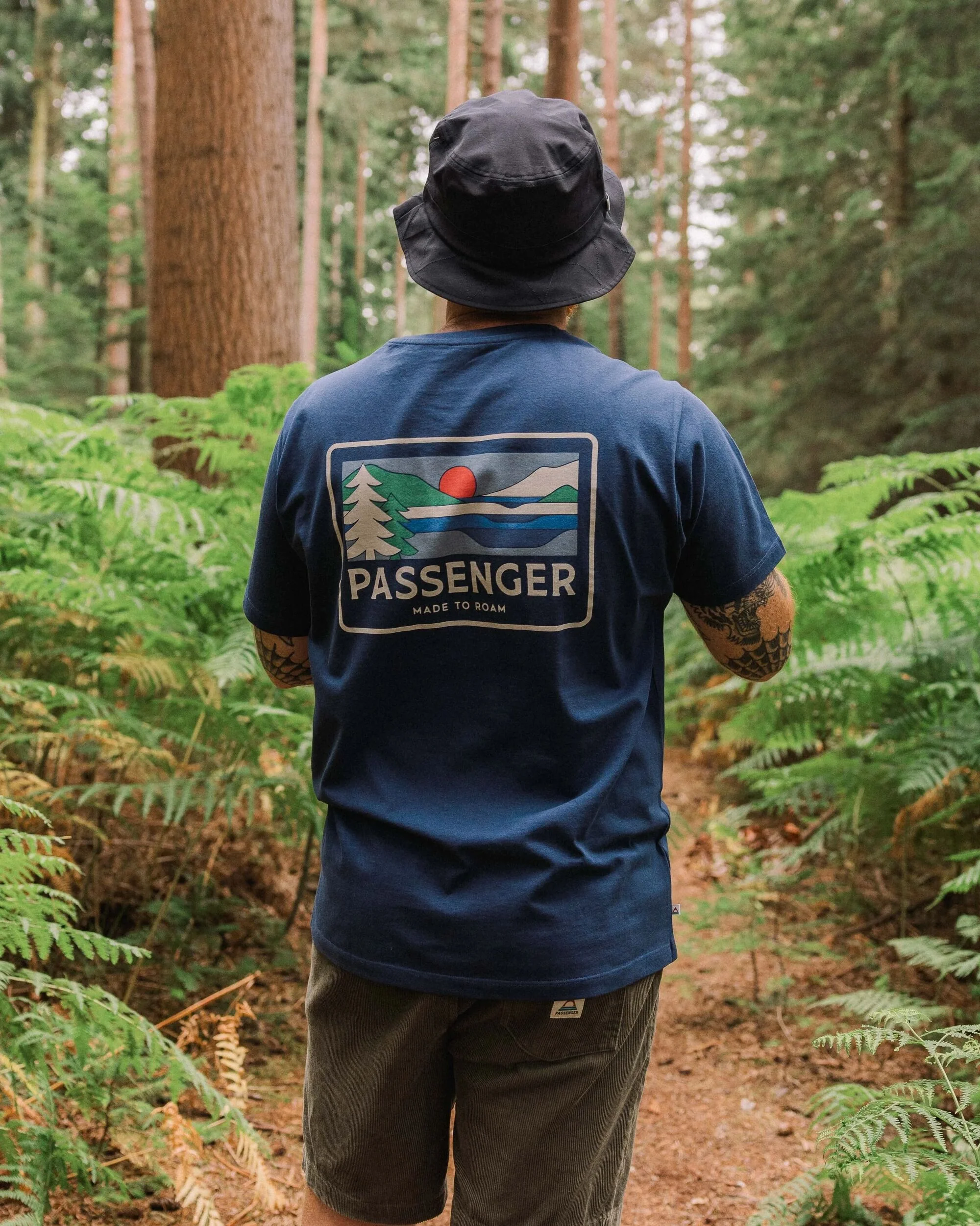 Roamer Men's T-Shirt - Rich Navy