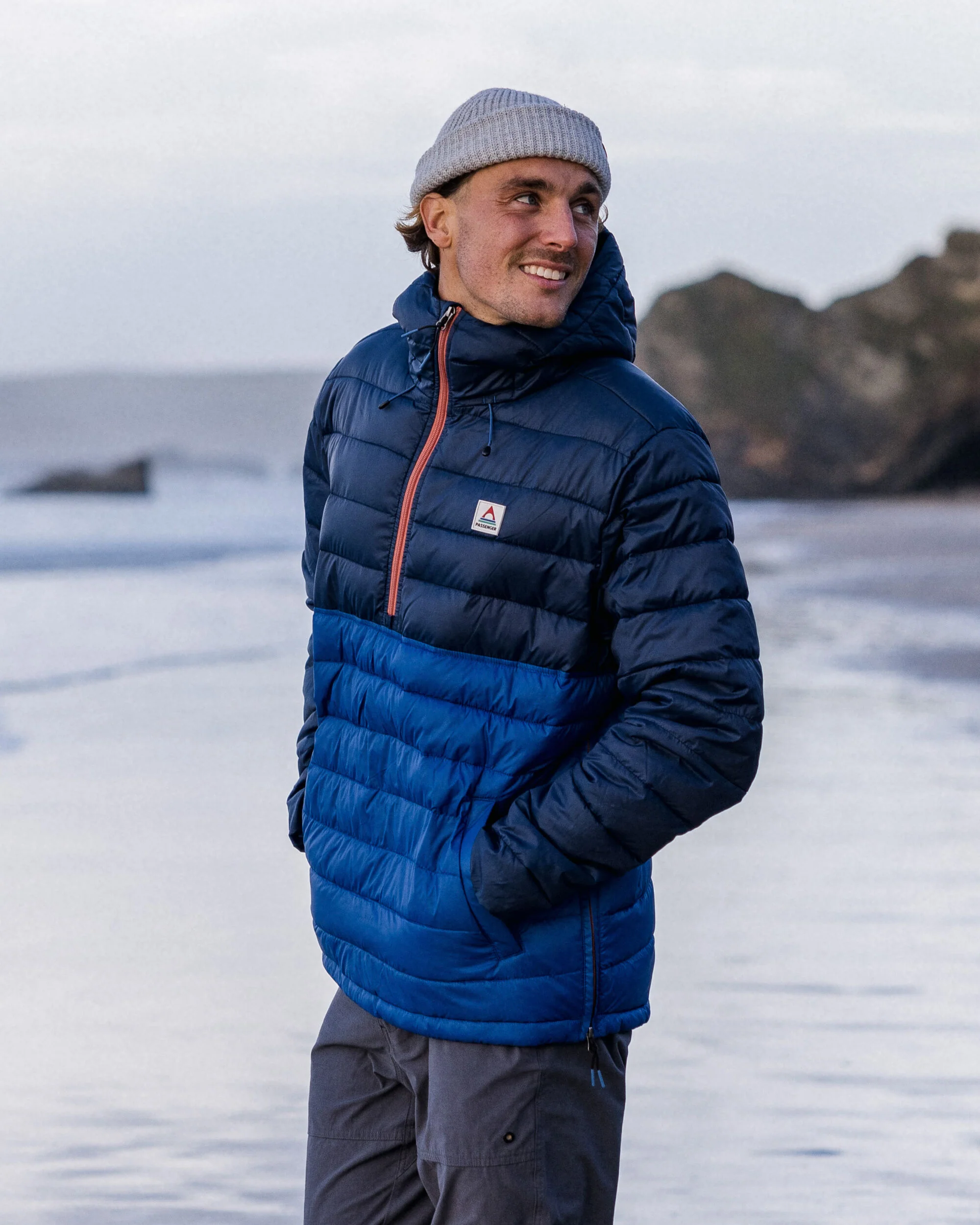 Roamer Insulated Overhead Jacket - Rich Navy/Cobalt