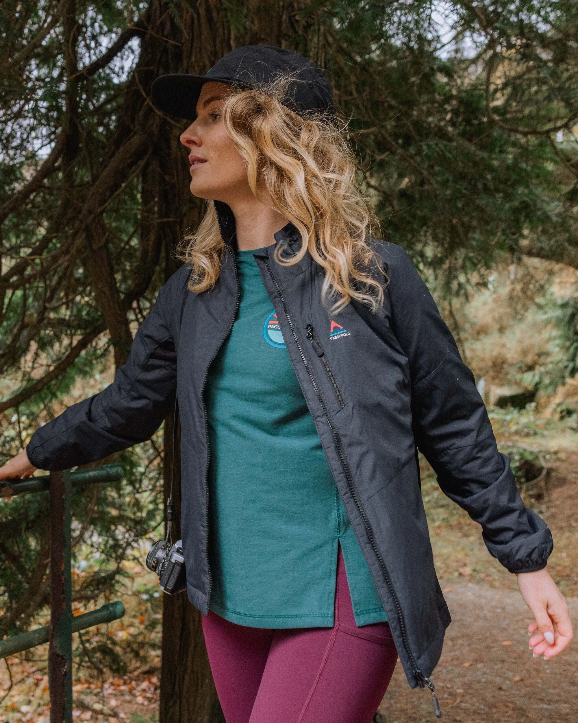 Shasta Lightweight Thermore® Hoodless Jacket - Black - Image 4