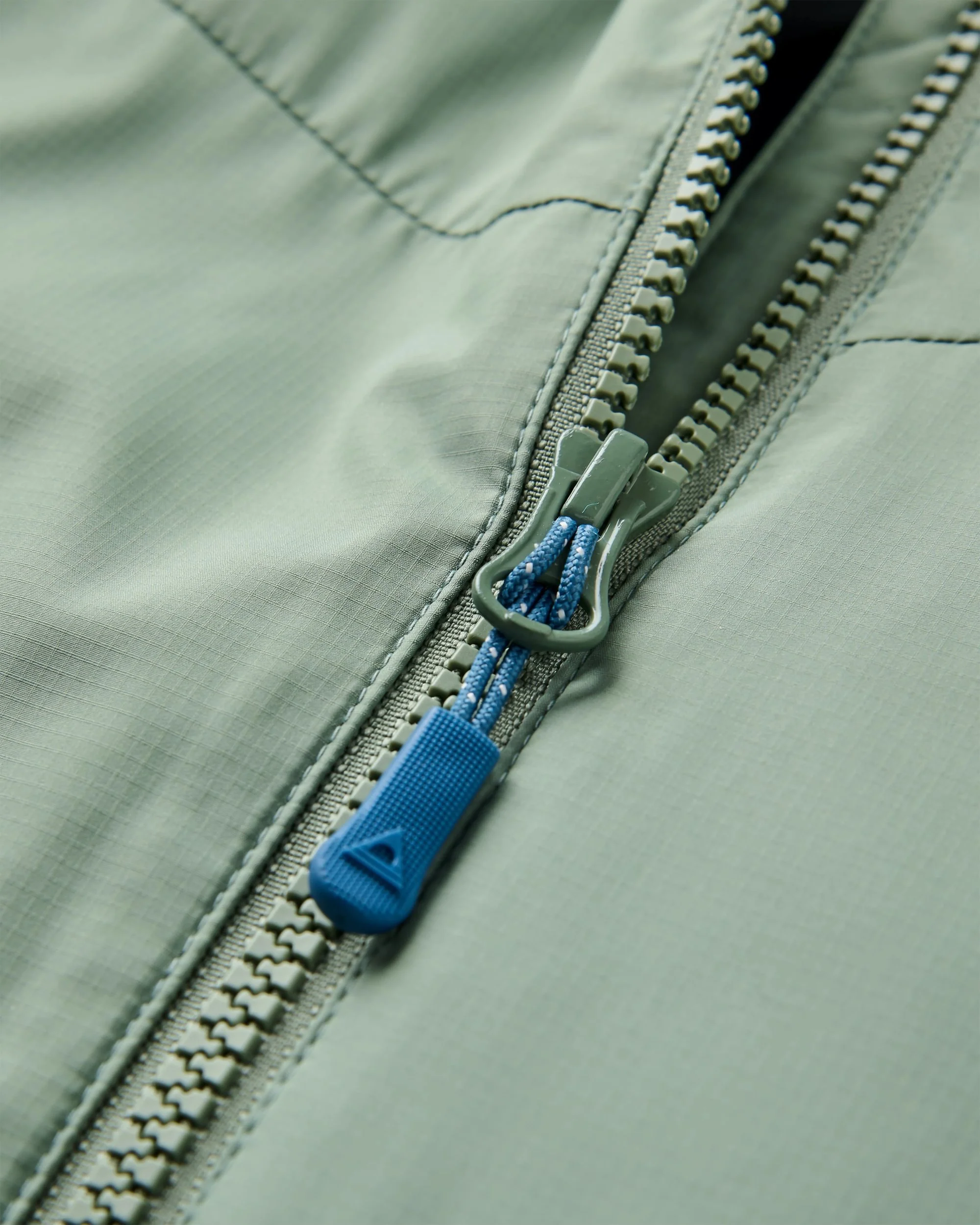 Shasta Lightweight Thermore® Hoodless Jacket - Pistachio - Image 9