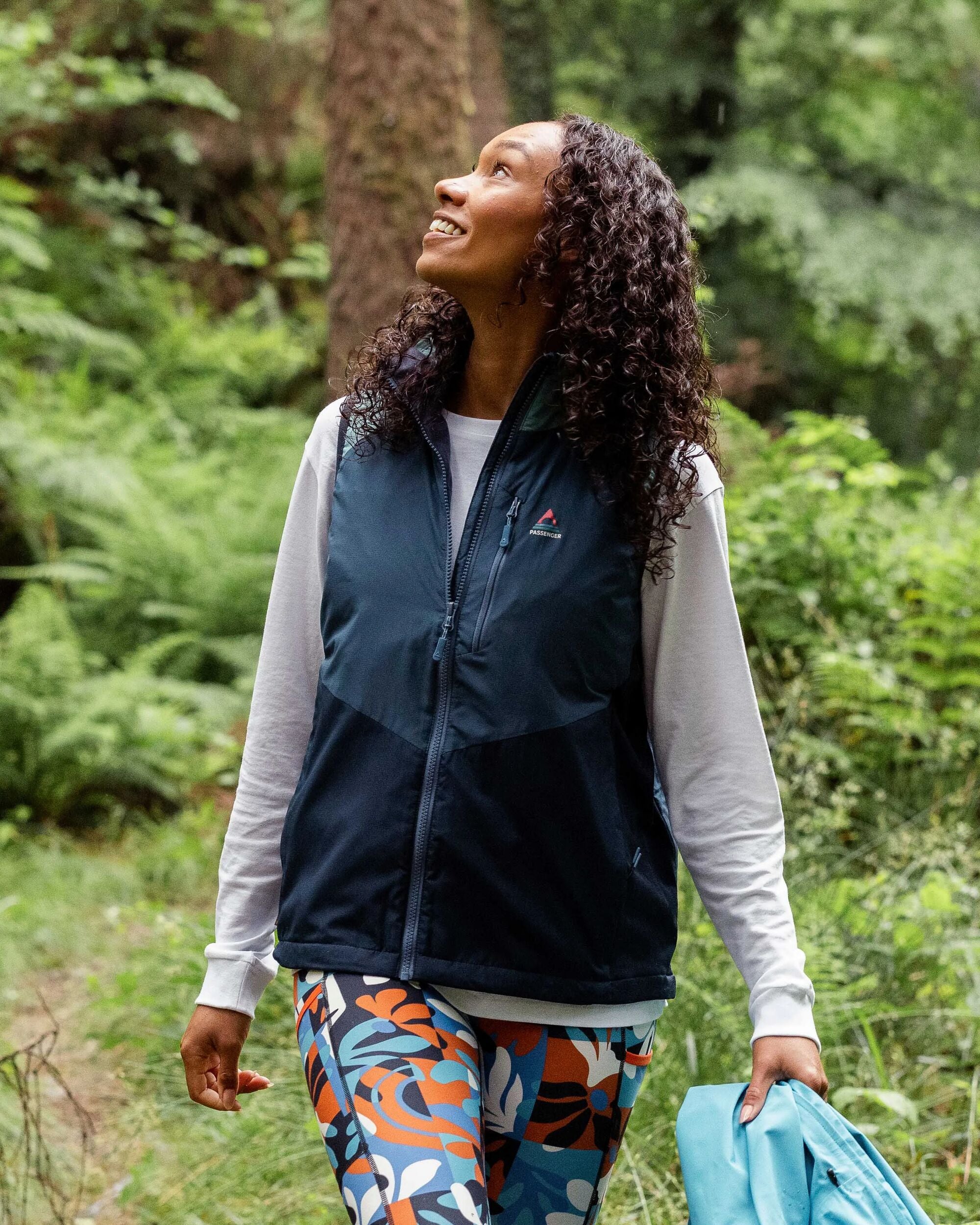 Shasta Lightweight Thermore® Insulated Gilet - Rich Navy/Dark Denim/Arctic - Image 3