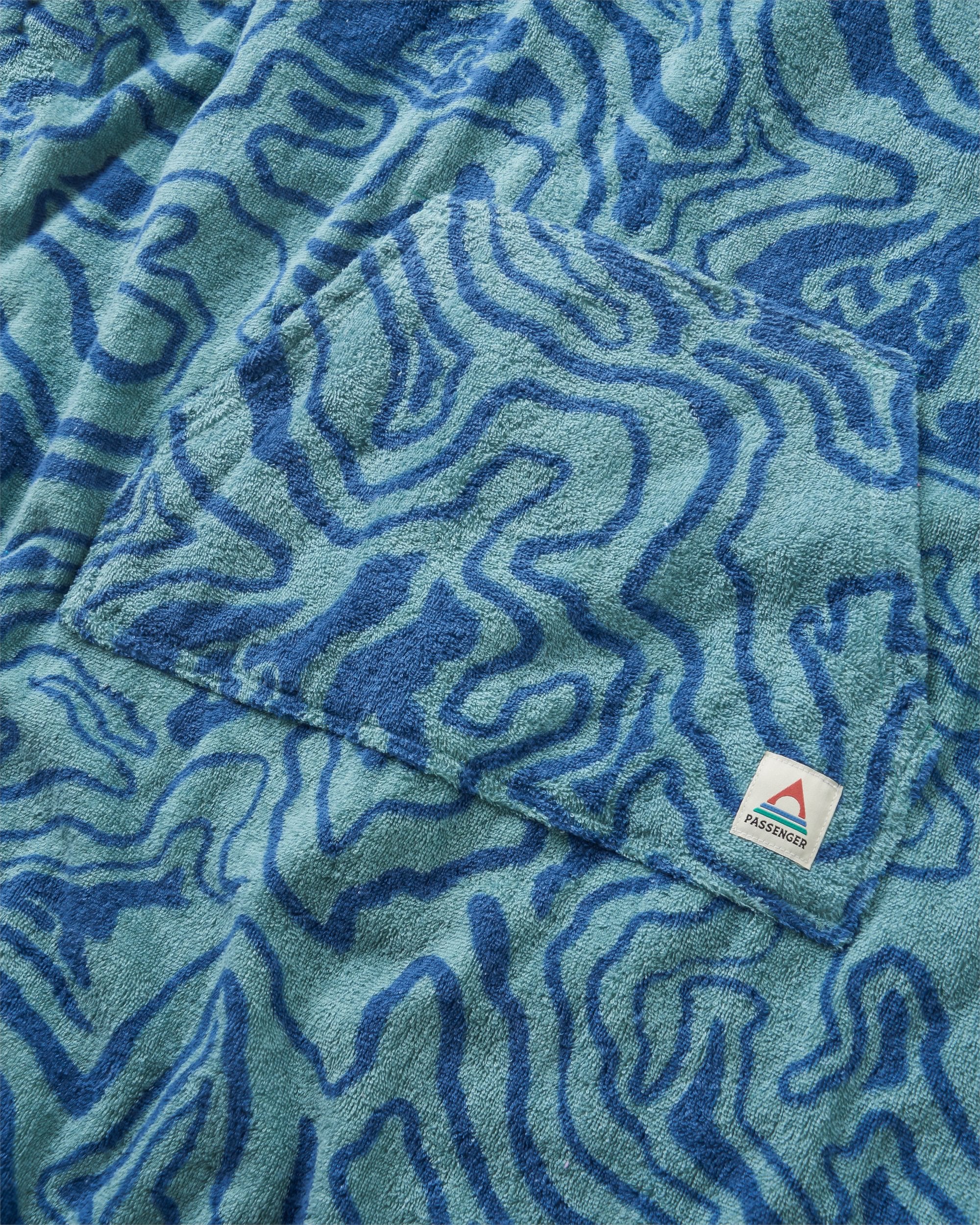 Shoreline Cotton Towel Poncho - Strata Swirl Arctic - Image 7