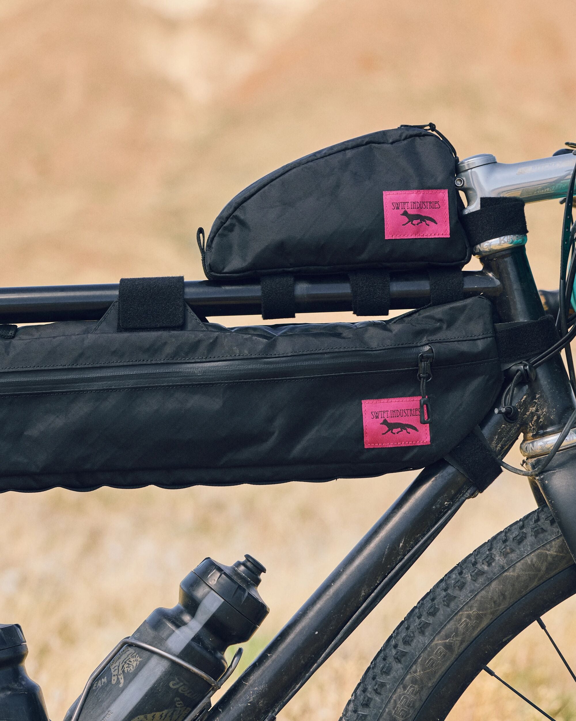 Swift Industries Hold Fast Half Frame Bag 4L - Black - Image 3
