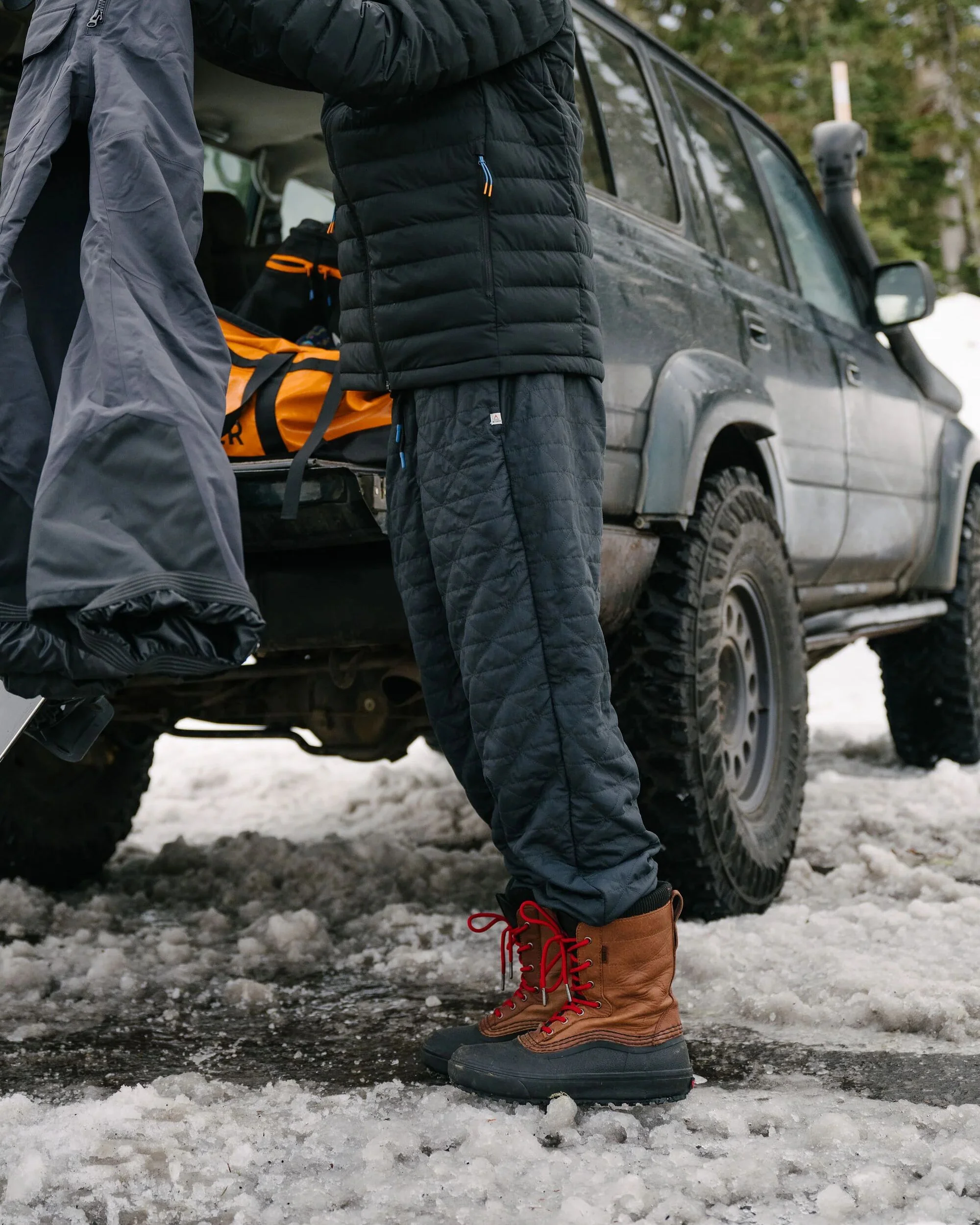 Timberline Quilted Jogger - Black