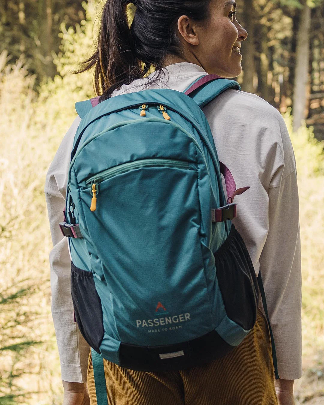 Track 20L Backpack - Mediterranean - Image 2
