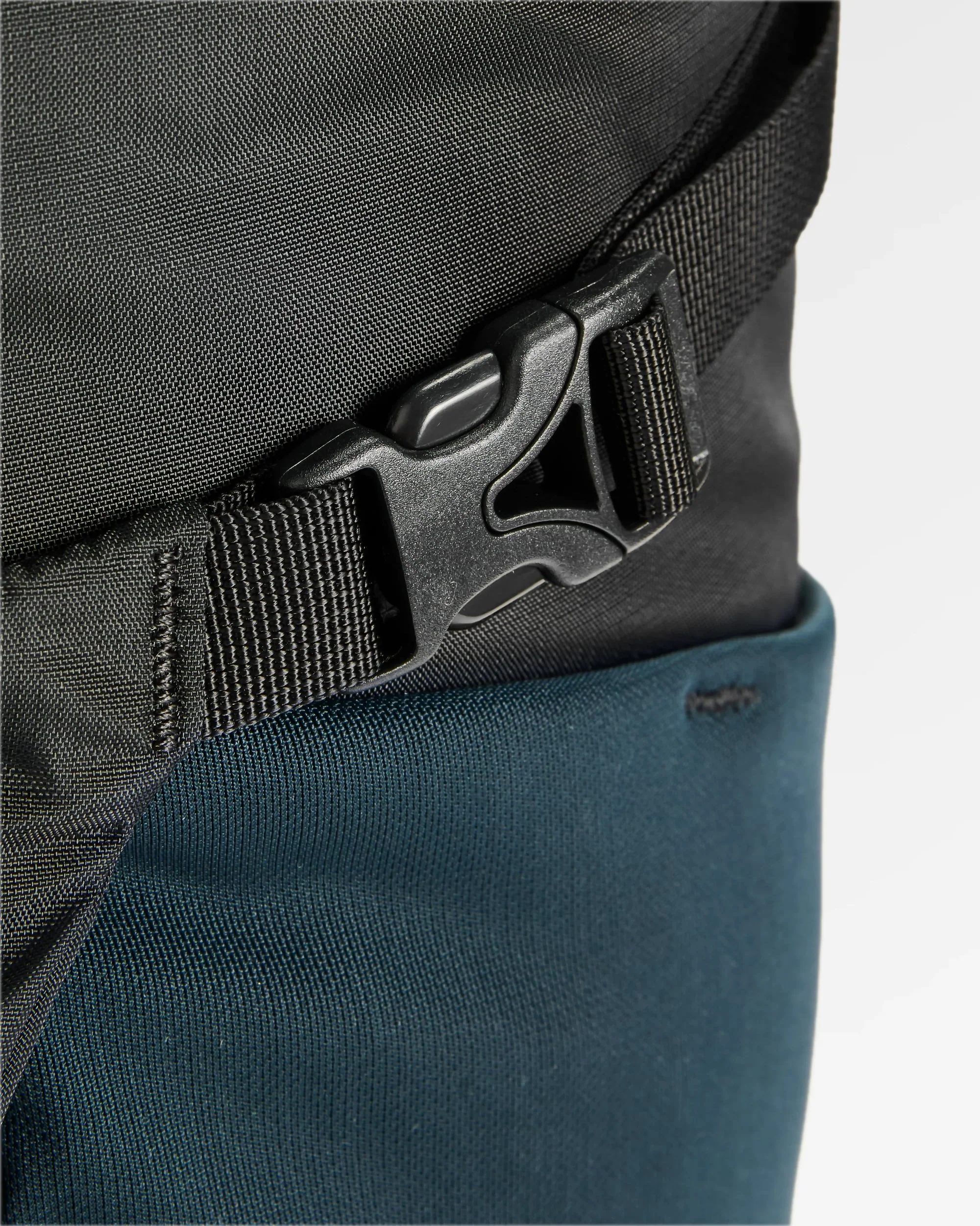 Trailscape 30L Backpack - Black - Image 10