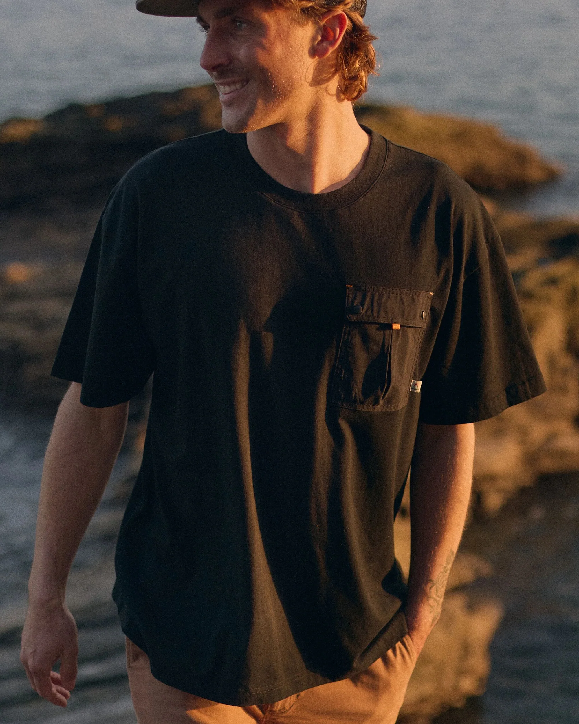 Travel Pocket Relaxed Fit T-Shirt - Black