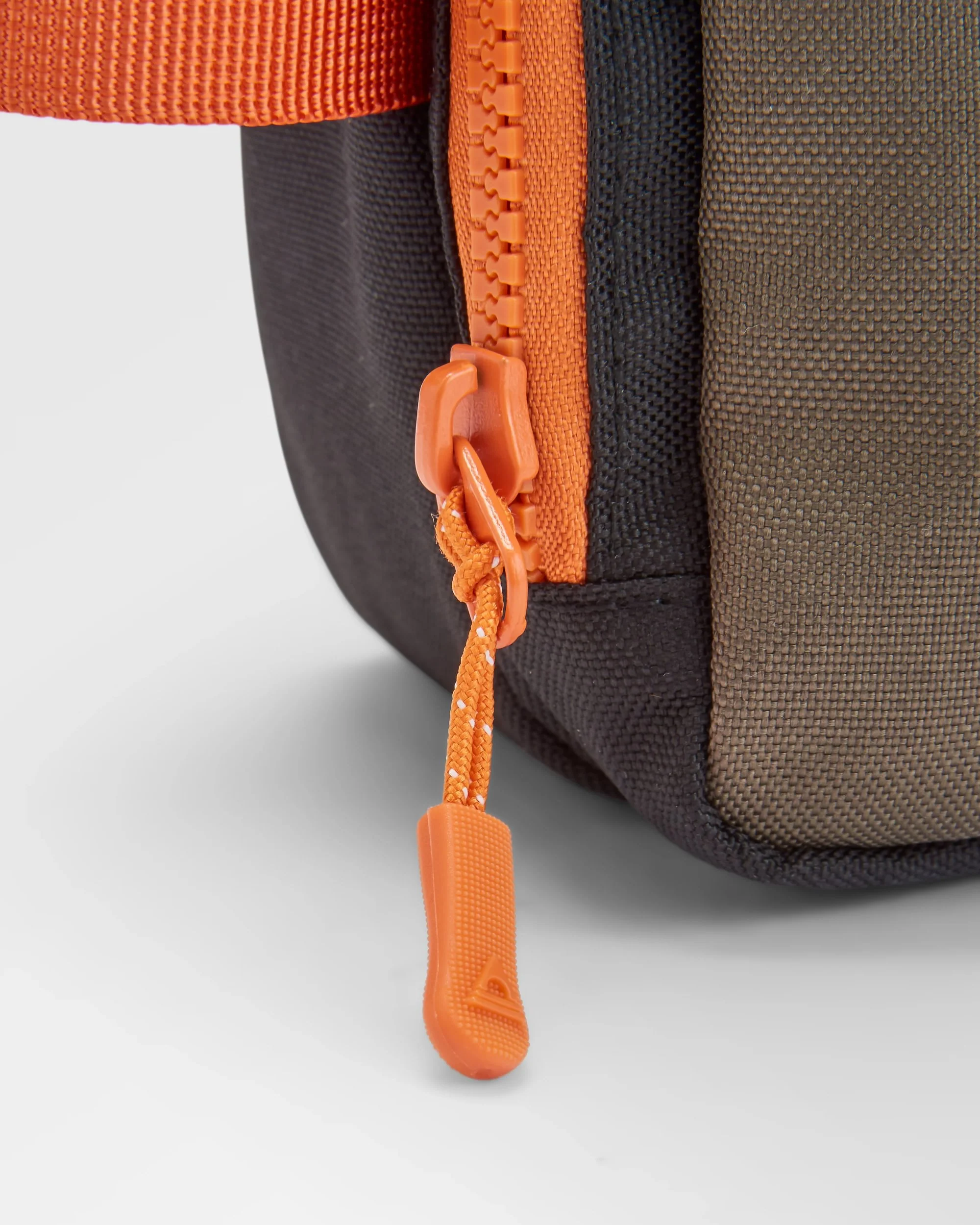 Travel Wash Kit - True Black/ Khaki - Image 7