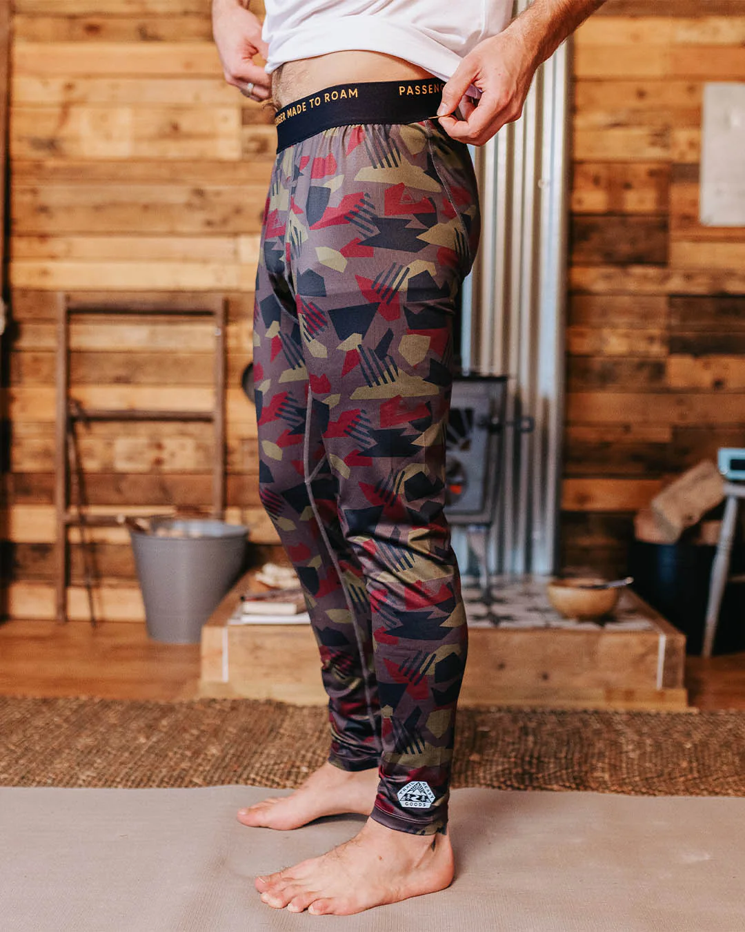 Venture Base Layer Legging - Charcoal Camo Pattern