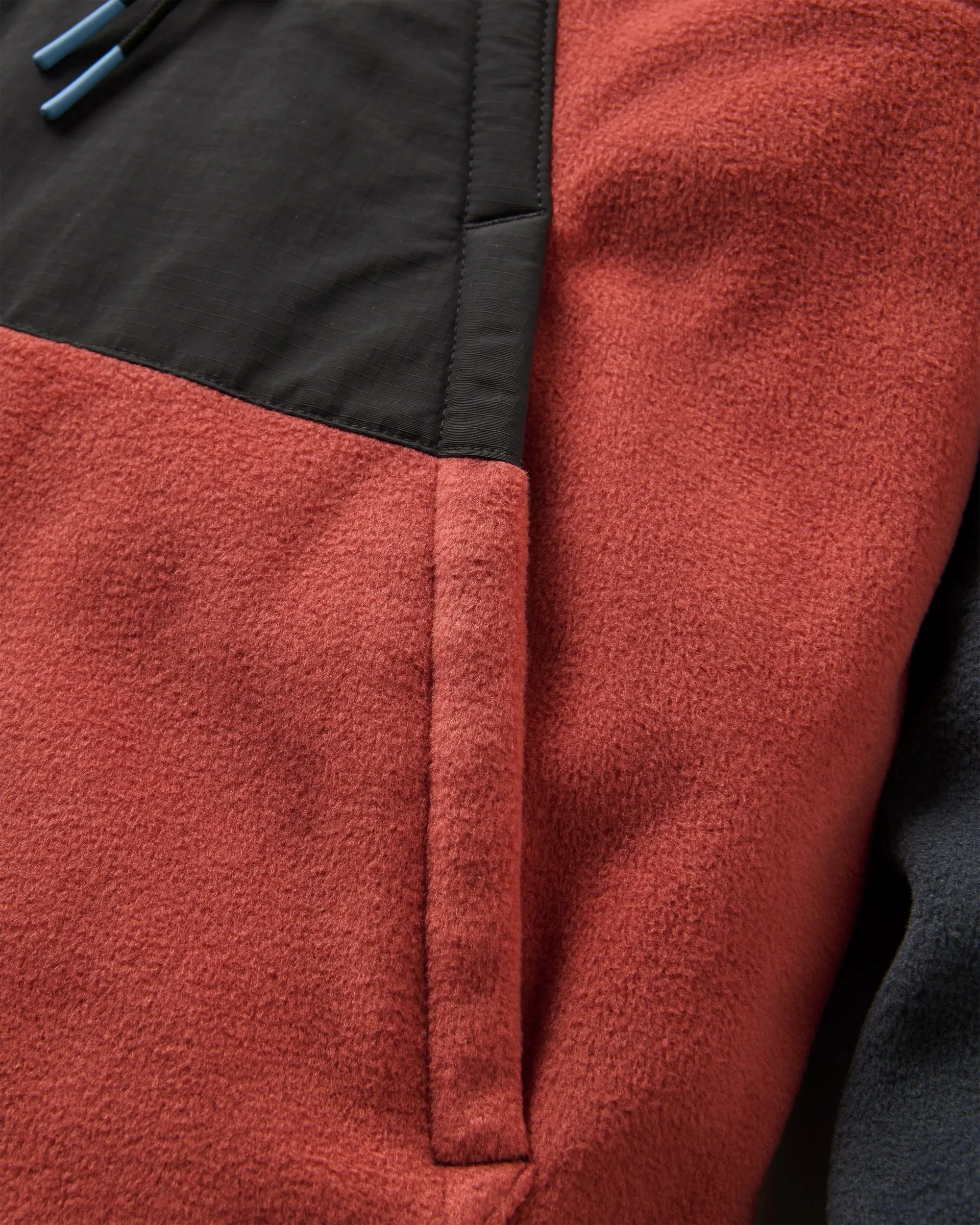 Woodland Hoodless 1/2 Zip Polartec® Fleece - Redwood/Charcoal - Image 5